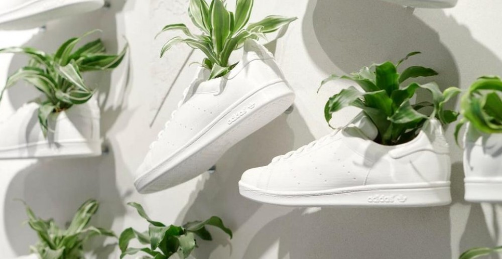 Adidas dezvoltă piele sintetică pe bază de plante, o nouă materie primă pentru încălțăminte ecologică